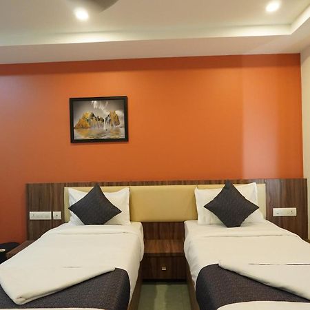 Hotel Hive Inn - โคชิโคด ภายนอก รูปภาพ