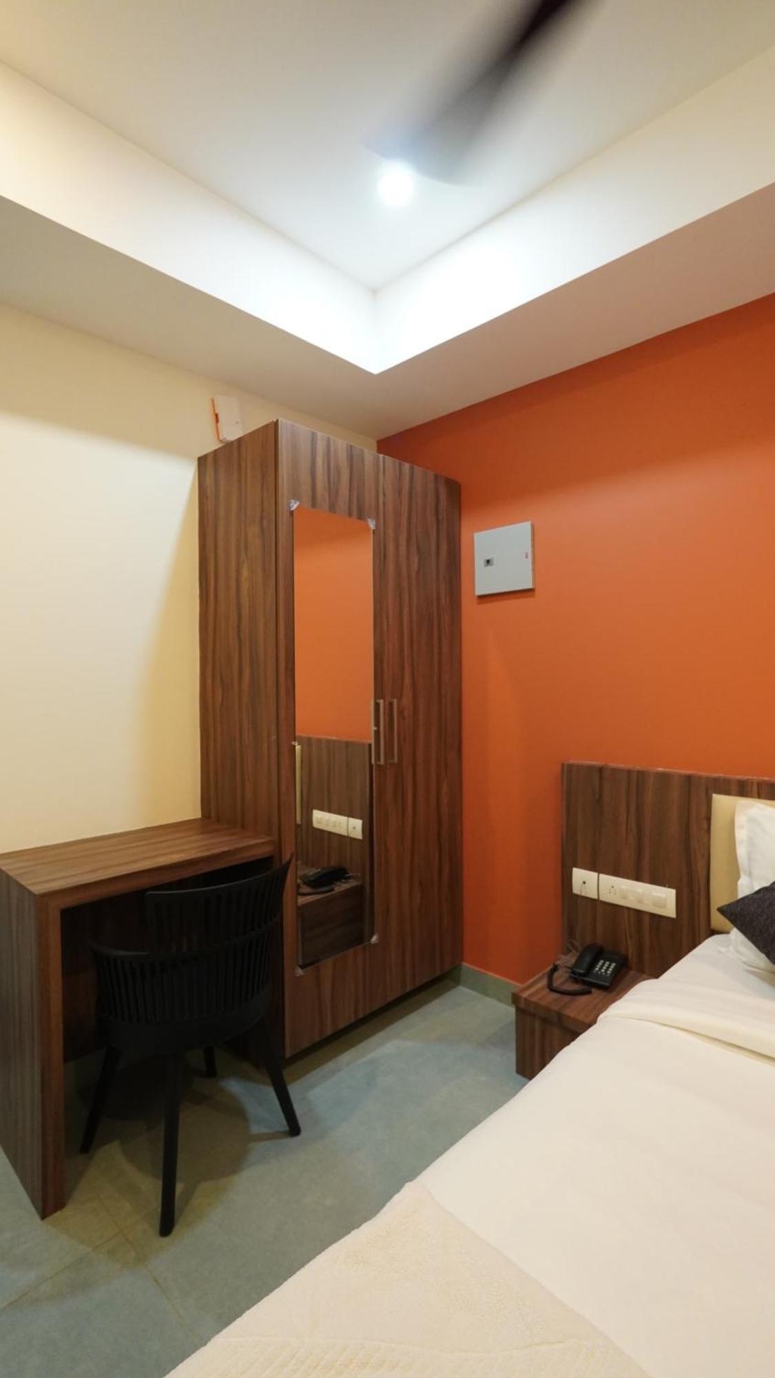 Hotel Hive Inn - โคชิโคด ภายนอก รูปภาพ