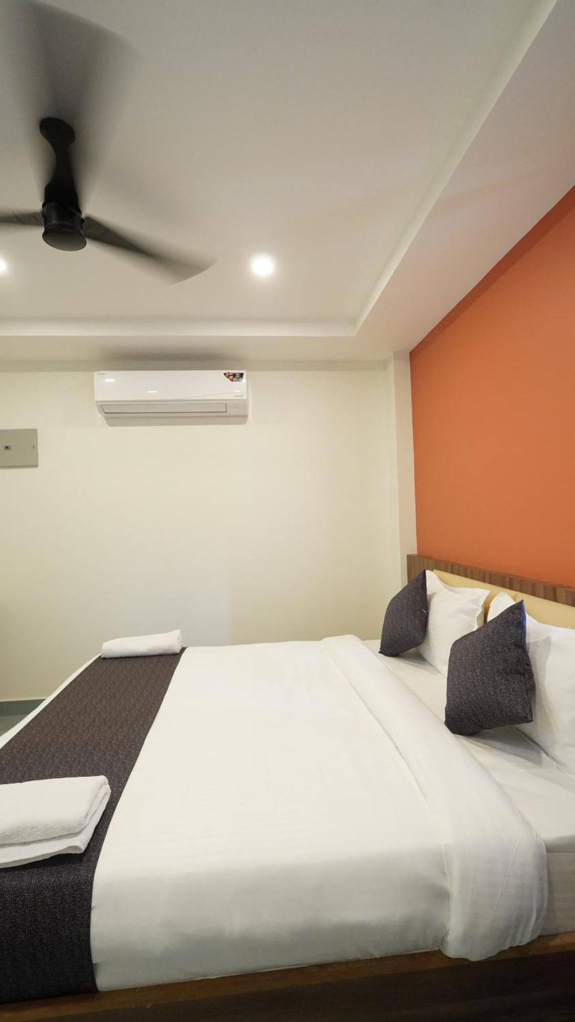 Hotel Hive Inn - โคชิโคด ภายนอก รูปภาพ