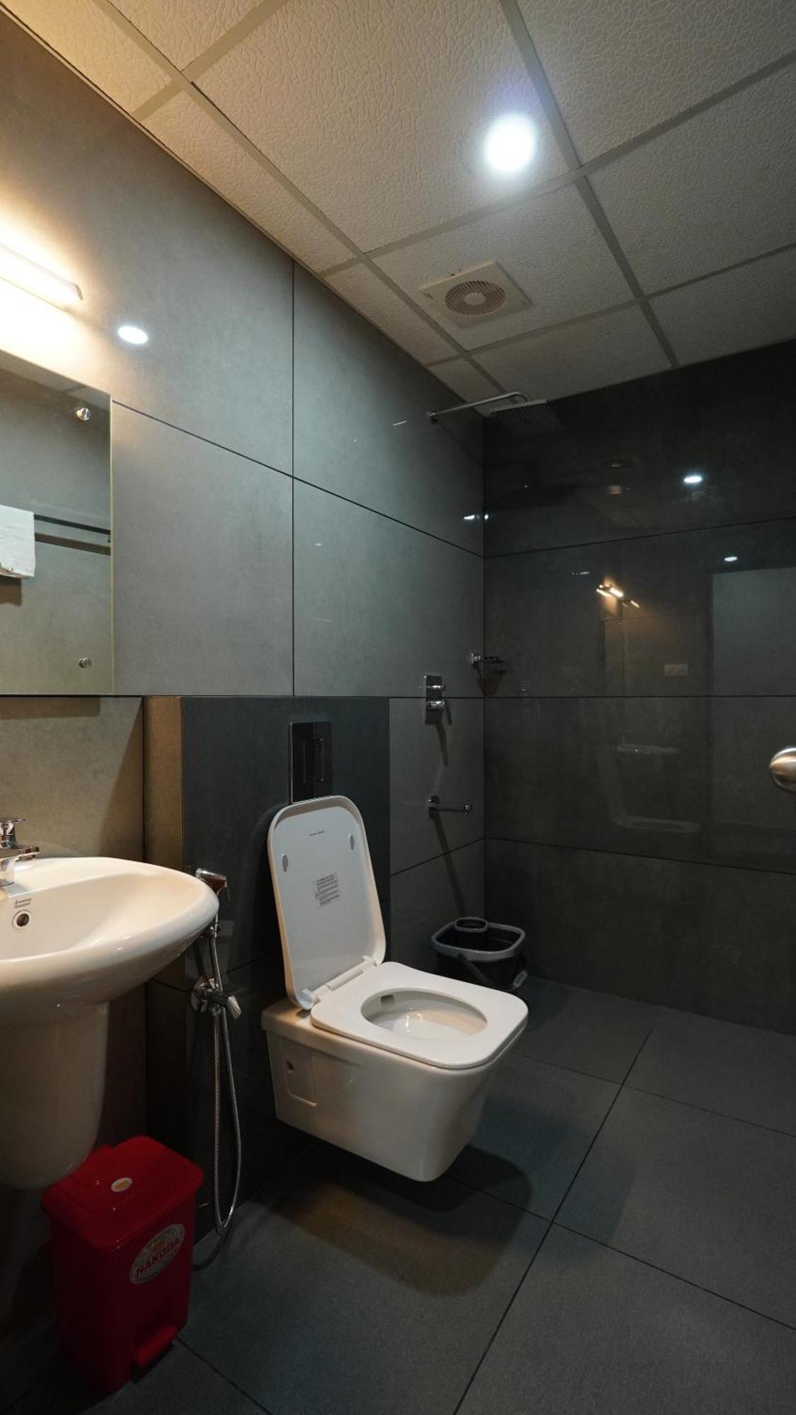 Hotel Hive Inn - โคชิโคด ภายนอก รูปภาพ